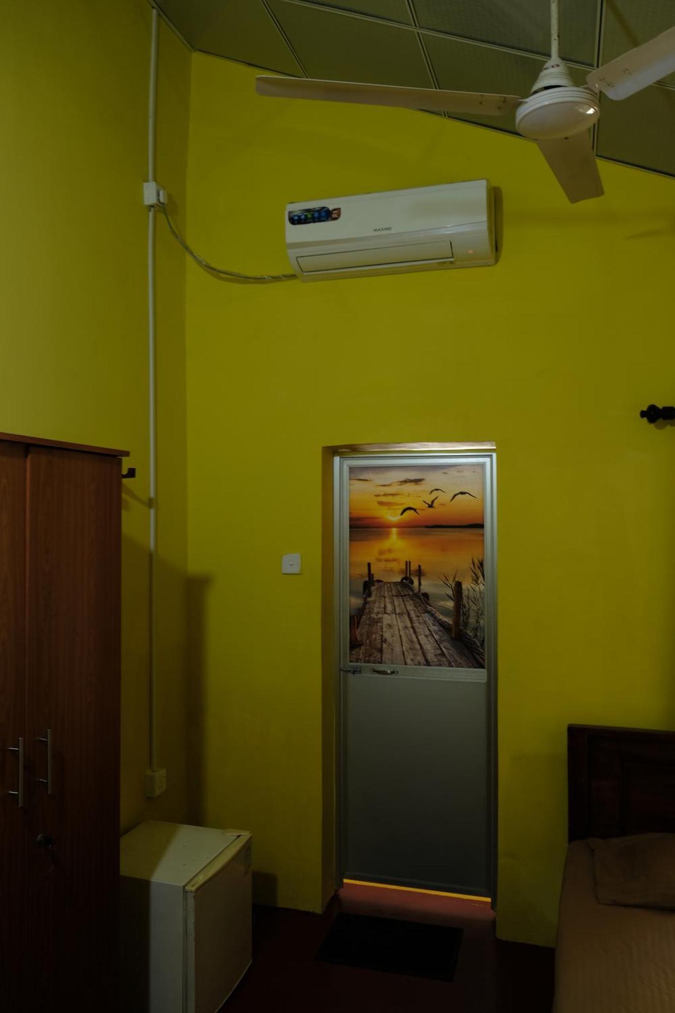 Menaka Homestay Tangalle Bagian luar foto