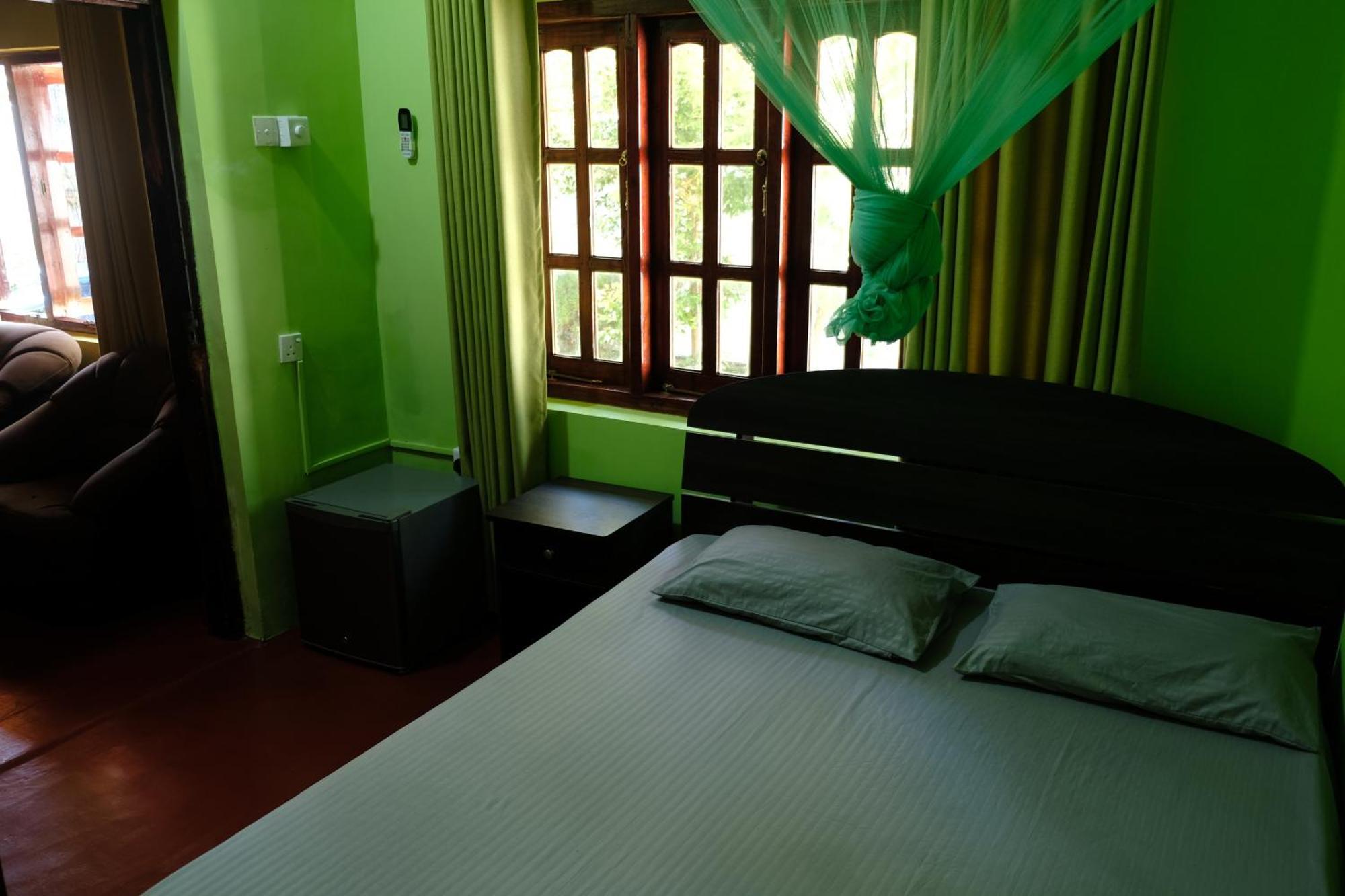 Menaka Homestay Tangalle Bagian luar foto
